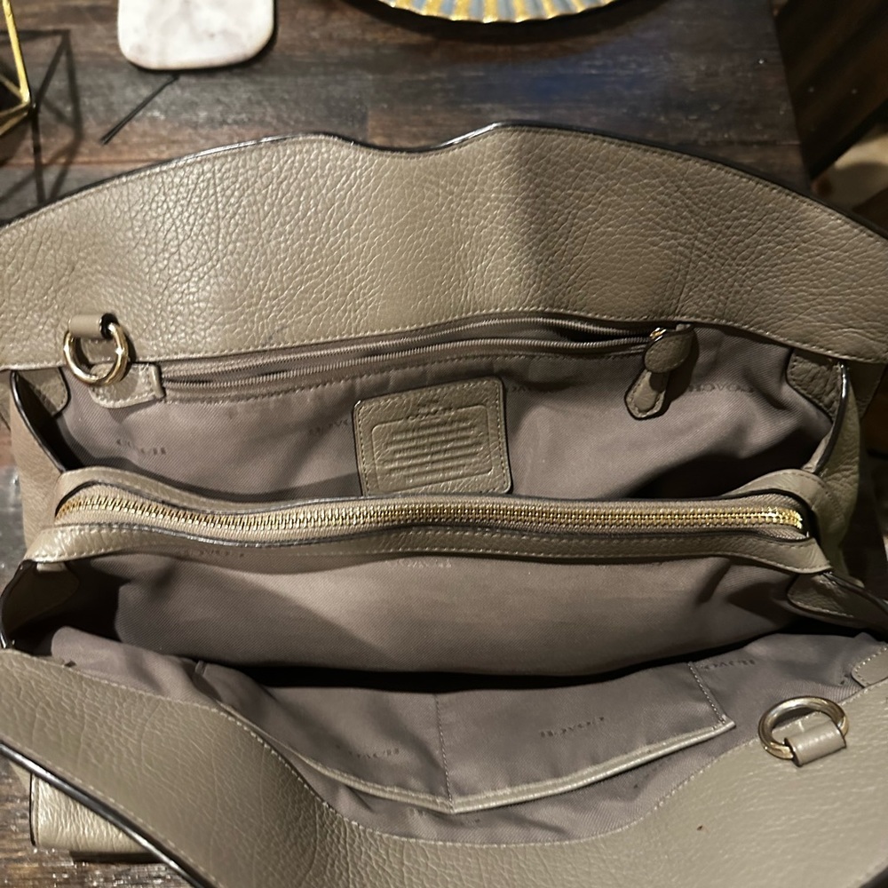 EUC Coach satchel - Picture 3 of 15
